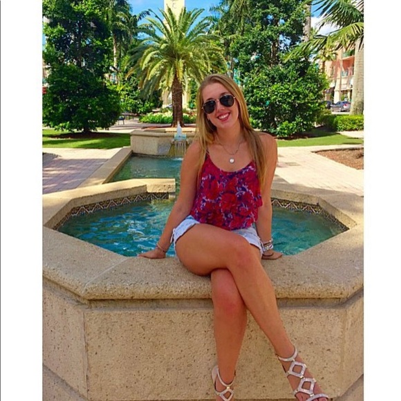 Meet your Posher, Rachel - Picture 1 of 1